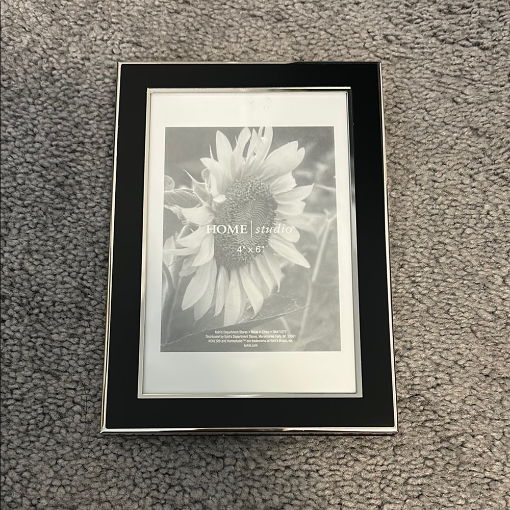 Black and Silver 4x6 Photo Frame